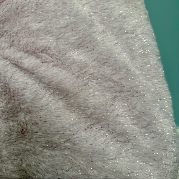 CUPCAKES & CASHMERE THROW SPARKLE BUNNY LILAC FAUX FUR BLANKET - Picture 11 of 16